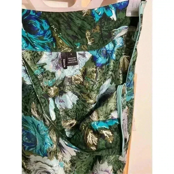 Kenzie 100% silk Women’s Floral Skirt with sequin accents size 6 - Picture 3 of 8